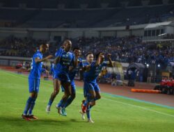 Persib Bayangi Borneo FC di Papan Atas Klasemen Liga 1 setelah tak Terkalahkan dalam 11 Laga Beruntun