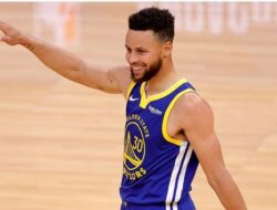 Stephen Curry Kembali Membawa Golden State Warriors Menjadi Pemenang