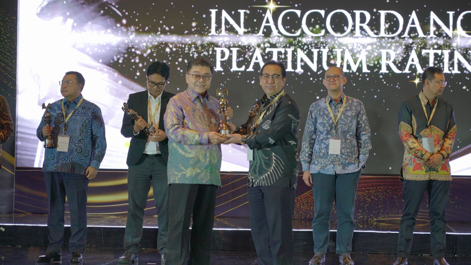 Pertahankan Prestasi, Bio Farma Kembali Sabet Penghargaan Platinum di Ajang Asia Sustainability Report Rating 2023