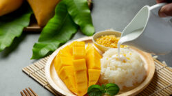 Musim Mangga, Yuk Eksekusi Resep Mango Sticky Rice ala Thailand yang Mendunia