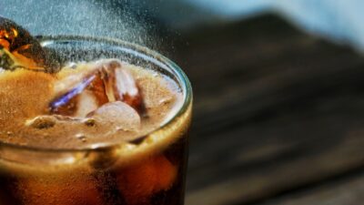5 Bahaya Minum Soda Setiap Hari: dari Berat Badan Naik hingga Diabetes