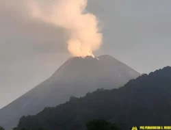 WASPADA! Gunung Merapi Alami 71 Kali Gempa Guguran, Warga Jateng dan Yogyakarta Diimbau Tak Lakukan Aktivitas di Sekitar Gunung