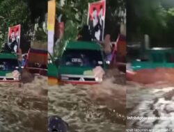 Bandung Diterjang Banjir, di Cimahi Angkot Terseret Arus Air