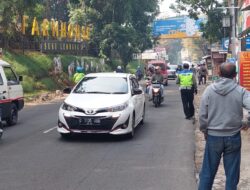Wisatawan Serbu Kawasan Lembang, Polisi Sebut Kepadatan Kendaraan Naik 25 Persen