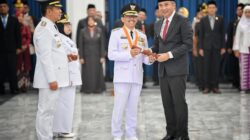Bey Machmudin Lantik Tiga Pimpinan Daerah Bupati Karawang, Penjabat Bupati Kuningan dan Penjabat Wali Kota Banjar