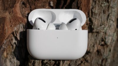 iPhone Mengupgrade AirPods Pro dengan Charging Case USB-C