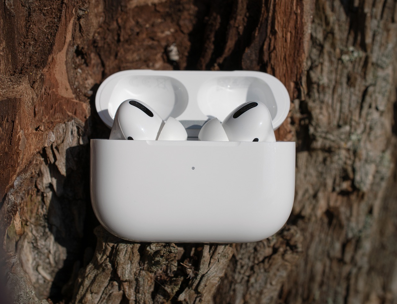 iPhone Mengupgrade AirPods Pro dengan Charging Case USB-C