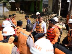 Ribuan KK Terdampak Banjir Dayeuhkolot, Pemprov Jabar Siapkan Air Bersih hingga Pengungsian