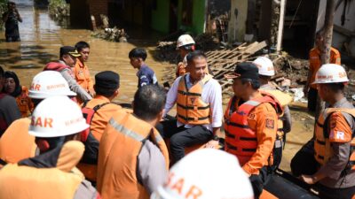 Rumah Dipenuhi Lumpur, BPBD Jabar Lapor 338 Korban Banjir Dayeuhkolot Masih di Posko Pengungsian
