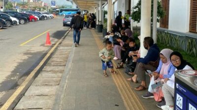 Imbas Tabrakan Kereta di Cicalengka, Jadwal KA Commuter Line Bandung Raya Dibatalkan Sementara