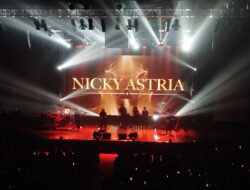 Nostalgia! Nicky Astria Gelar Konser Bertajuk ‘Bias Sinar di Kota Tua’