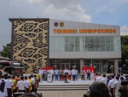 Wajah Baru Terminal Leuwipanjang, Jokowi: Keren Banget!