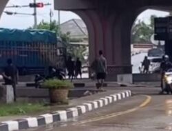 Viral! Sopir Truk di Palembang Dilempari Batu oleh Pemalak Gegara Tidak Diberi Uang