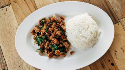 Tidak Hanya Nasi, Ini 12 Daftar Makanan Pokok di Indonesia