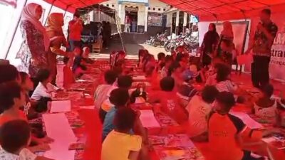 Siswa Terdampak Bencana Longsor di Cipongkor KBB Ikuti Sekolah Darurat di Tenda Pengungsian