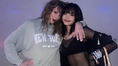 Momen Lisa BLACKPINK Foto Bersama Taylor Swift saat Konser Eras Tour di Singapura