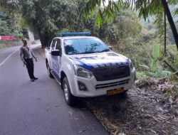 Hilang Kendali Mobil Minibus Terjun ke Jurang Sedalam 15 Meter di Lembang