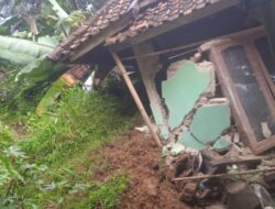 Tujuh Rumah Rusak Berat Diterjang Longsor di Gununghalu KBB, Warga Diminta Mengungsi