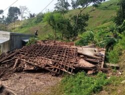Dua Kampung di Kecamatan Saguling KBB Diterjang Angin Puting Beliung, Puluhan Rumah Rusak