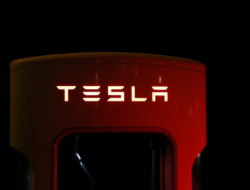 Ini Alasan Mengapa Tesla Belum Mau Bangun Pabrik di Indonesia